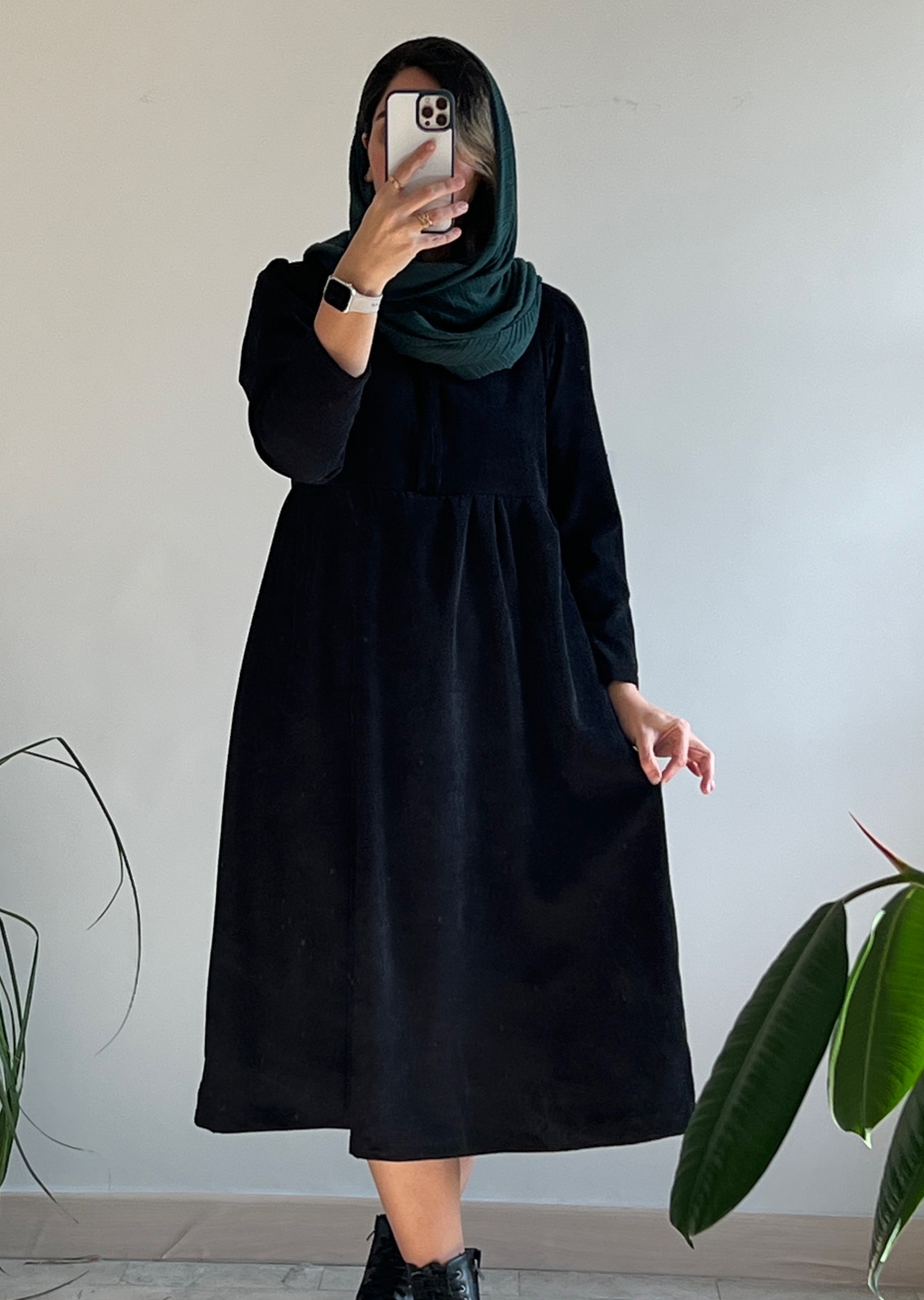 پیراهن تکرنگ مشکی مخمل کبریتی
